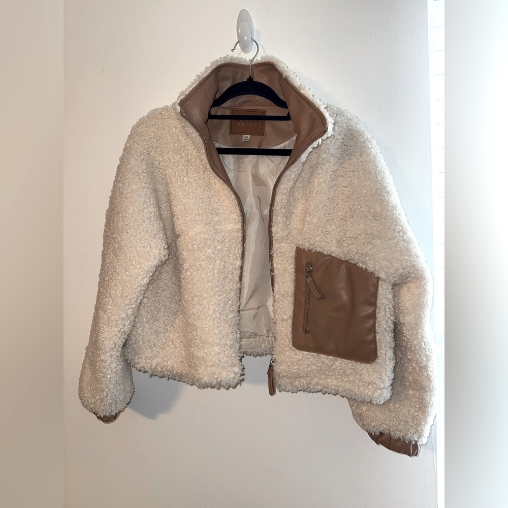 BLANK NYC Cream Ivory Tan Teddy Sherpa Fleece Faux Leather Bomber Jacket XS - Picture 2 of 15